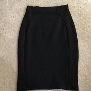 Black pencil skirt   XS